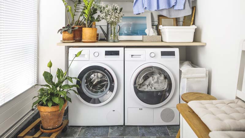 Como colocar a máquina de secar roupa num espaço apertad